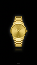 Reloj de diseñador en oro pulido